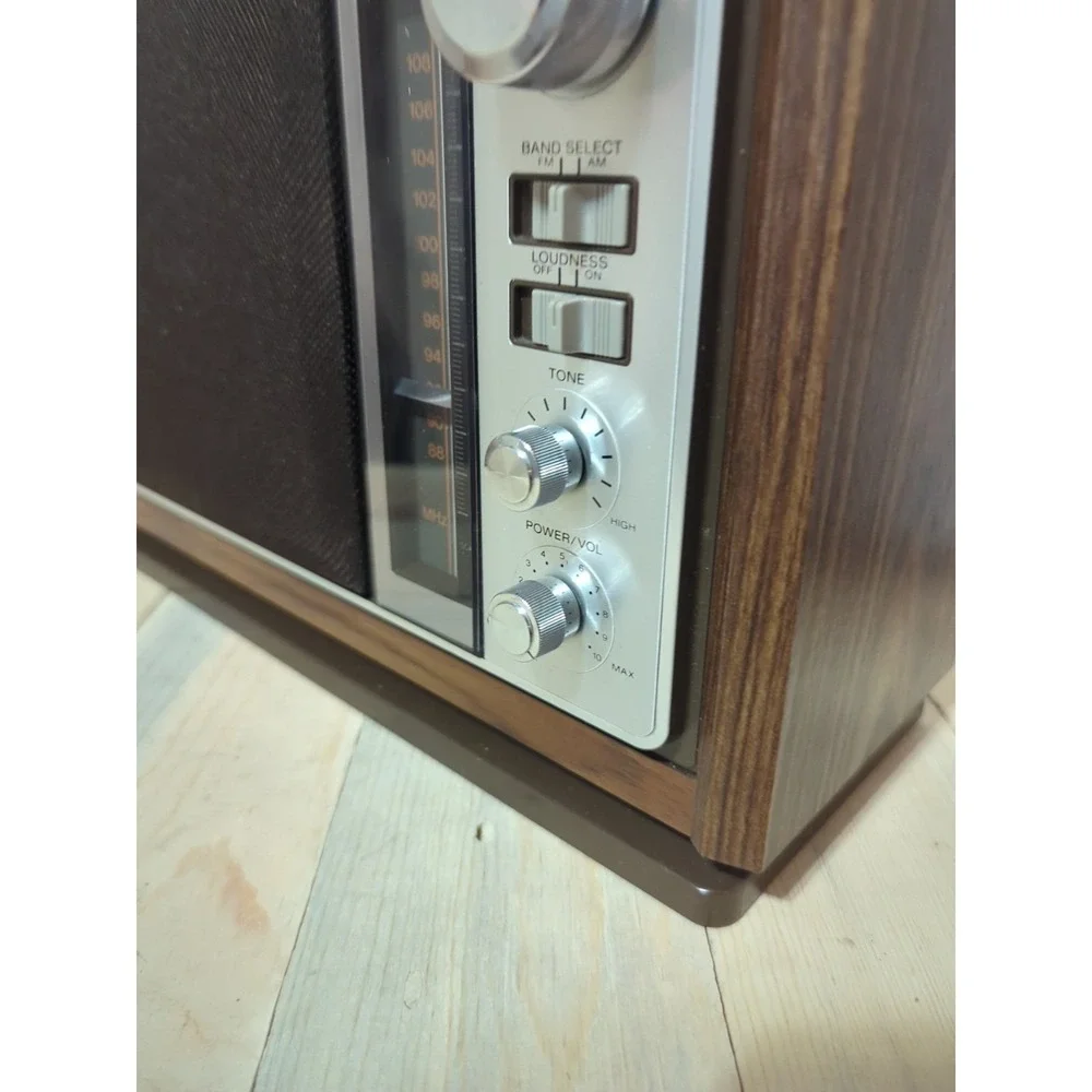 Vintage Sony ICF-9740W AM/FM Tabletop Radio - WORKS